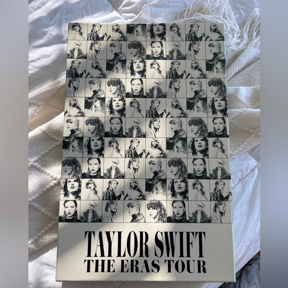 Taylor Swift The Eras Tour VIP package complete set *Paris show*